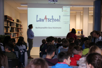 „Law4School“ am „Einstein“ 