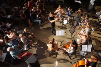 Chöre und Orchester aus dem Dornröschenschlaf erwacht