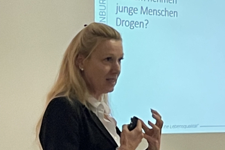 Warum nehmen junge Menschen Drogen?