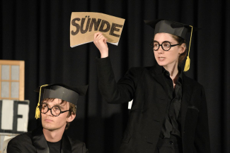 Einstein-Schüler senden politische Botschaft per Theaterstück